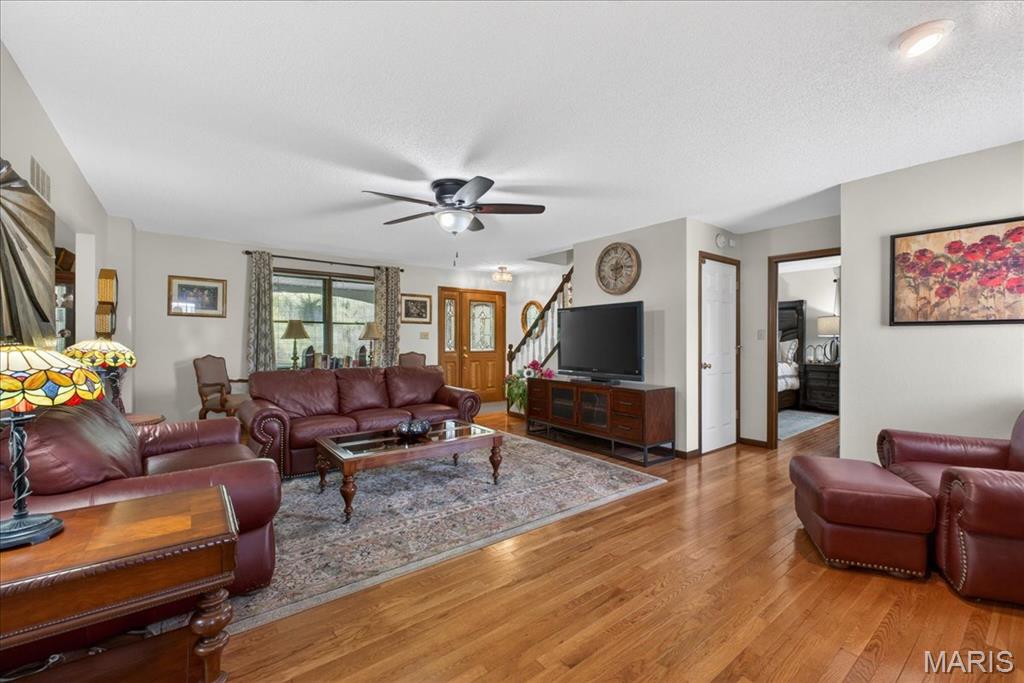 411 John Henry Road Belleville, IL 62220 - Photo 8 of 49