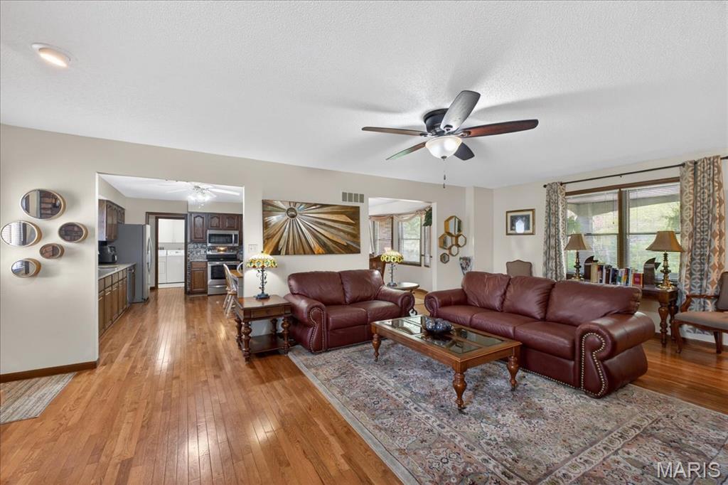 411 John Henry Road Belleville, IL 62220 - Photo 9 of 49