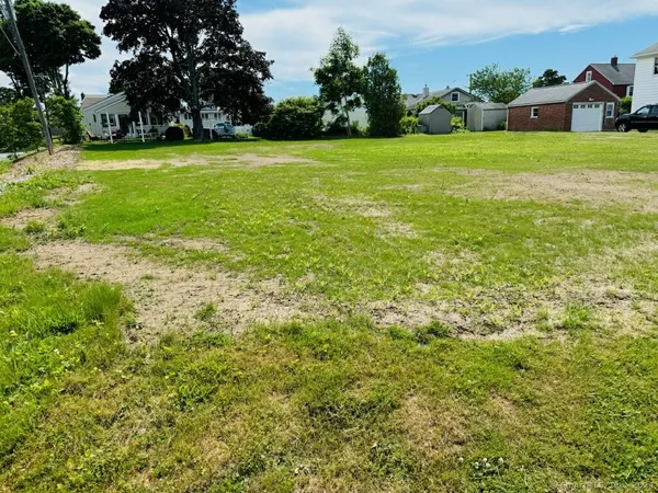 $749,000 | 15 Griswold Road, East Lyme, CT 06357