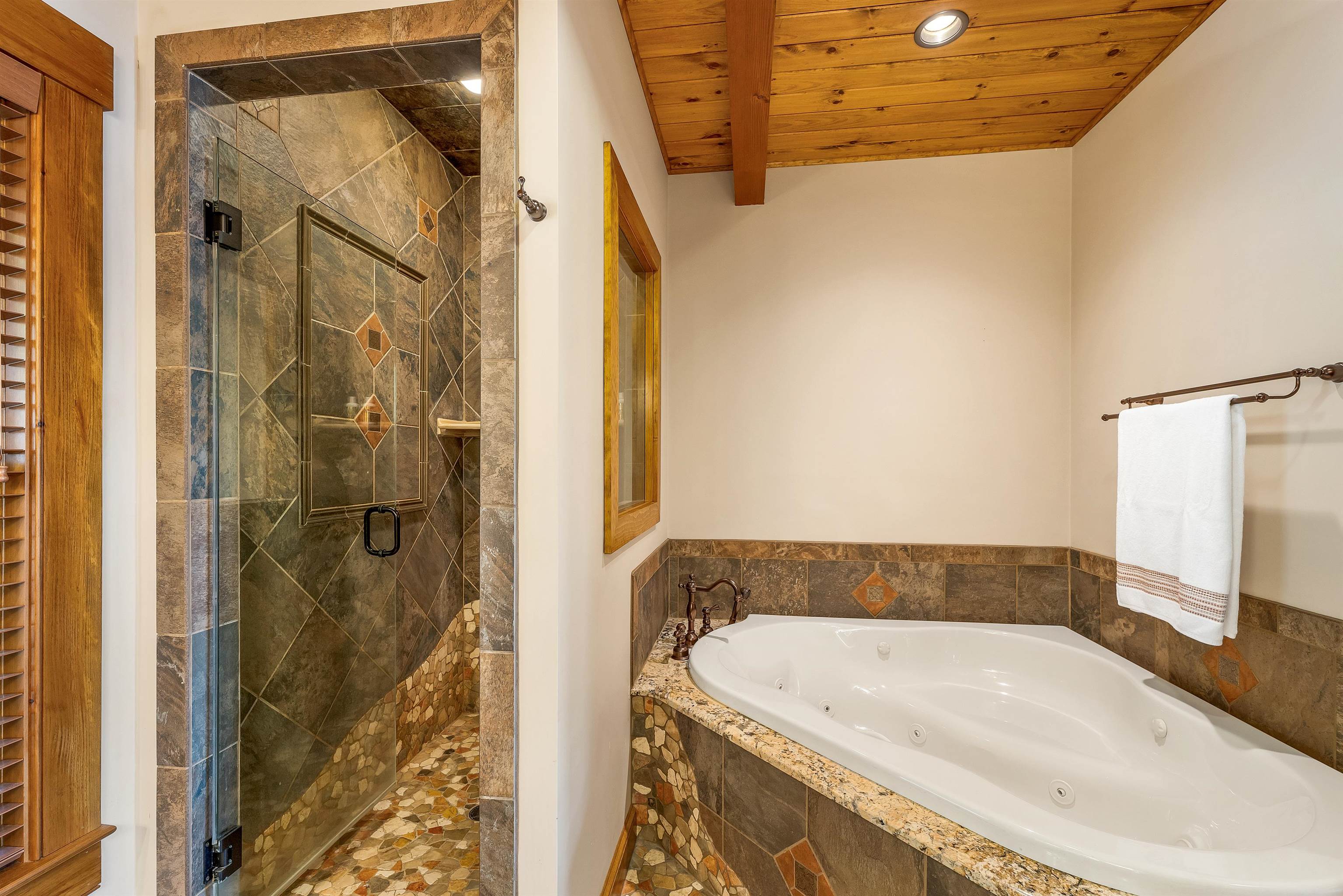 81 Timberlane P Wolfeboro, NH 03894 - Photo 30 of 60