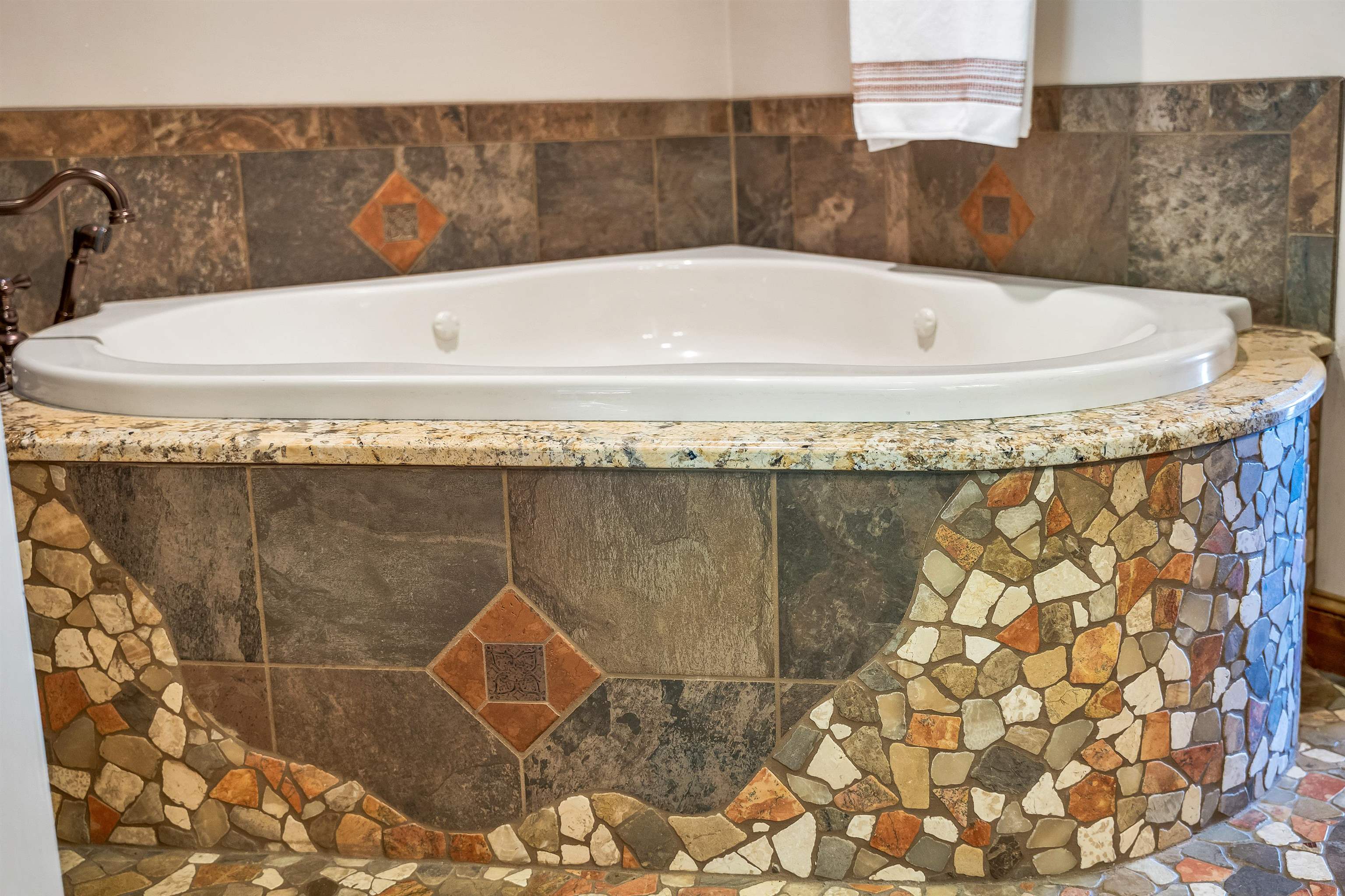 81 Timberlane P Wolfeboro, NH 03894 - Photo 31 of 60