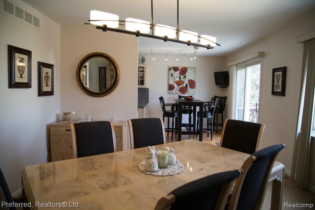 41810 Ridge Road East Novi, MI 48375 - Photo 8 of 25