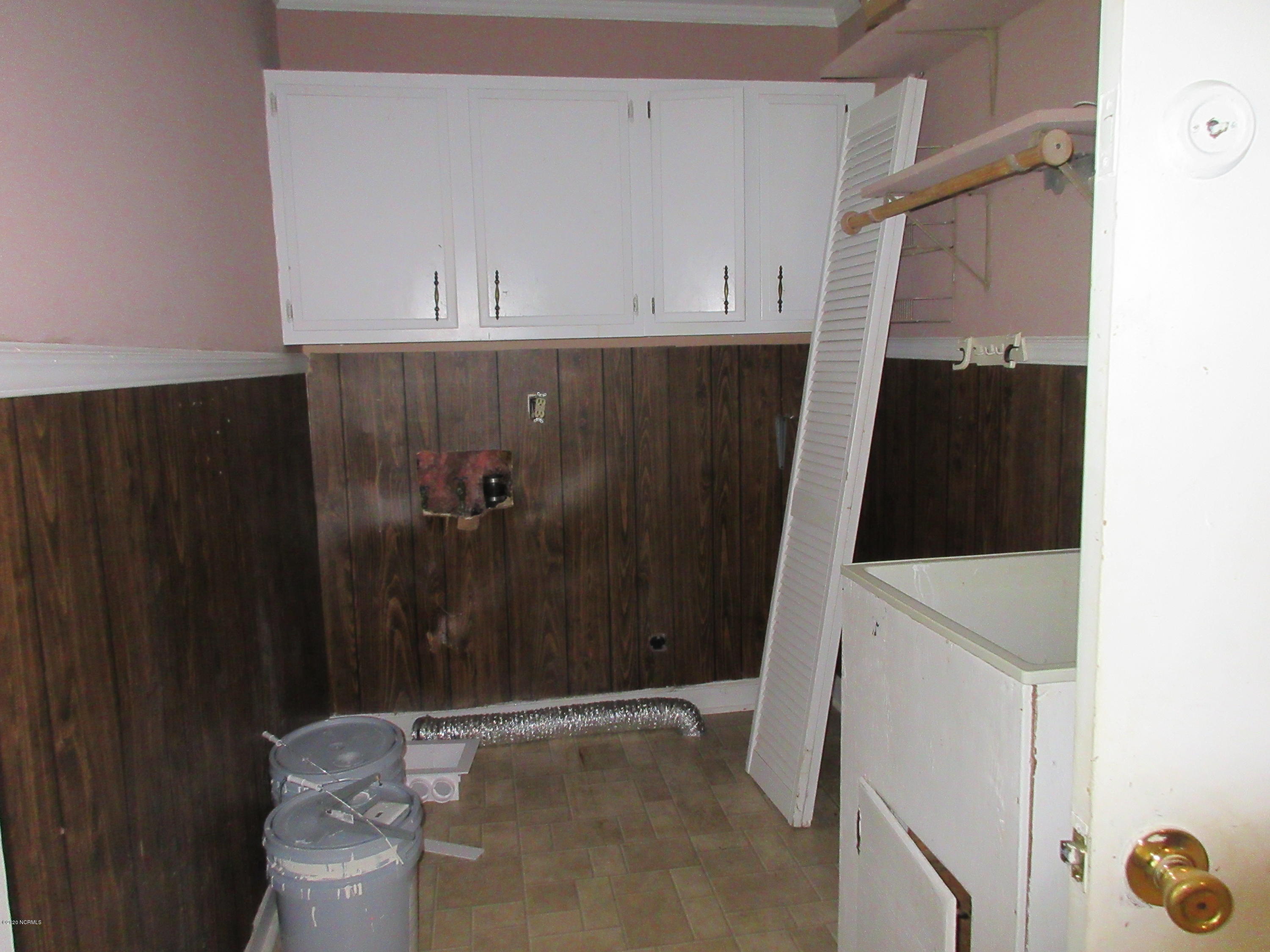 201 Lightwood Knot Road Deep Run, NC 28525 - Photo 8 of 19 Laundry Room with Wash Sink