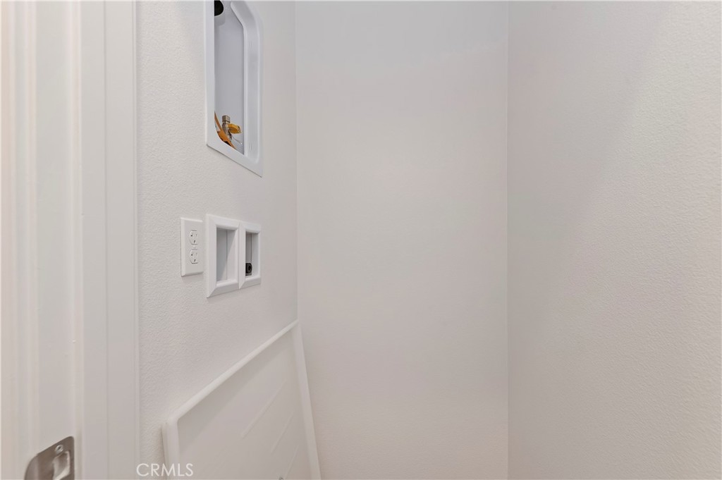 3975 Lavine Way Corona, CA 92883 - Photo 15 of 24 a view of a hallway