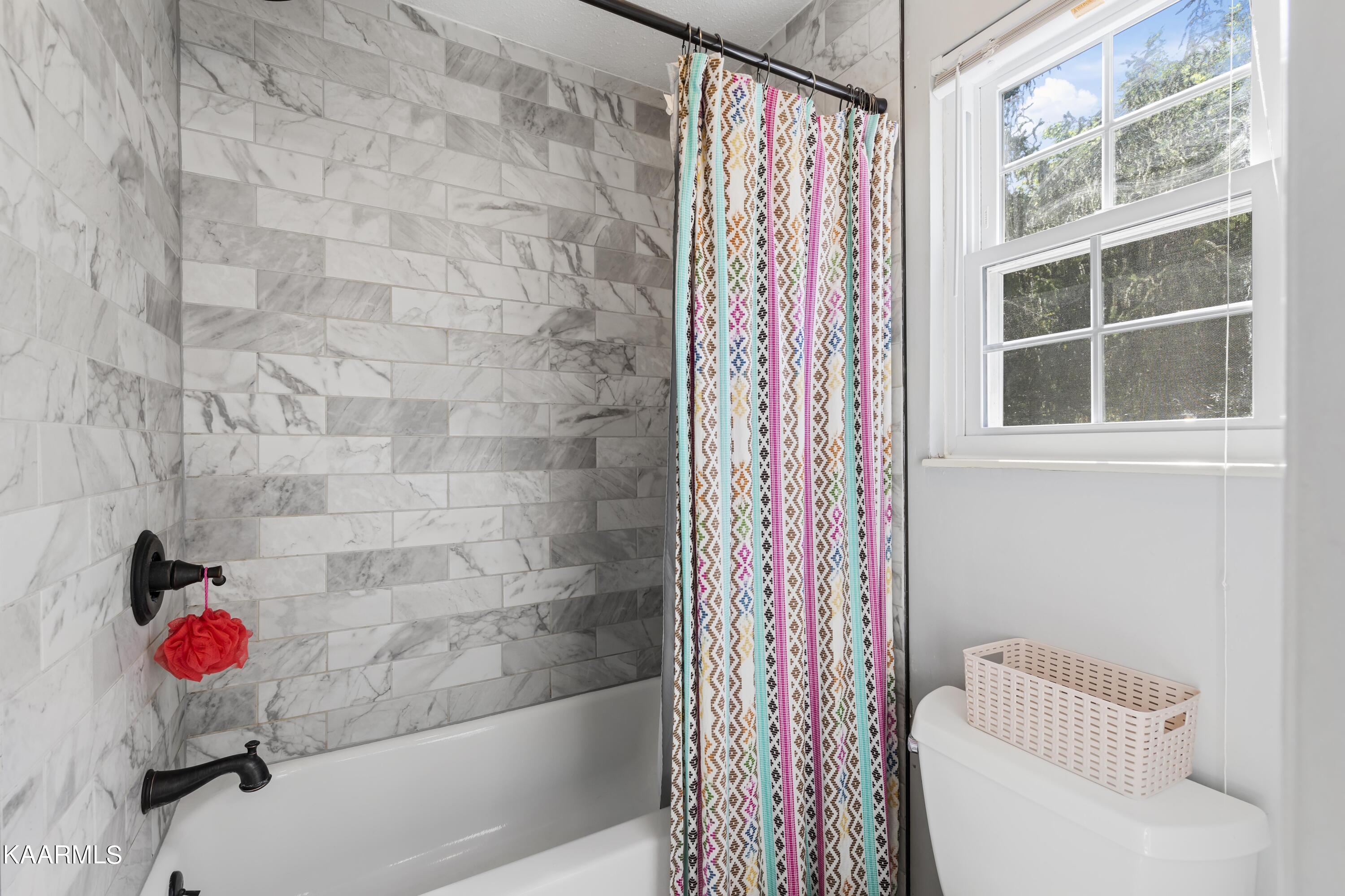 2000 Bishops Bridge Road Knoxville, TN 37922 - Photo 13 of 20 Master Bathroom