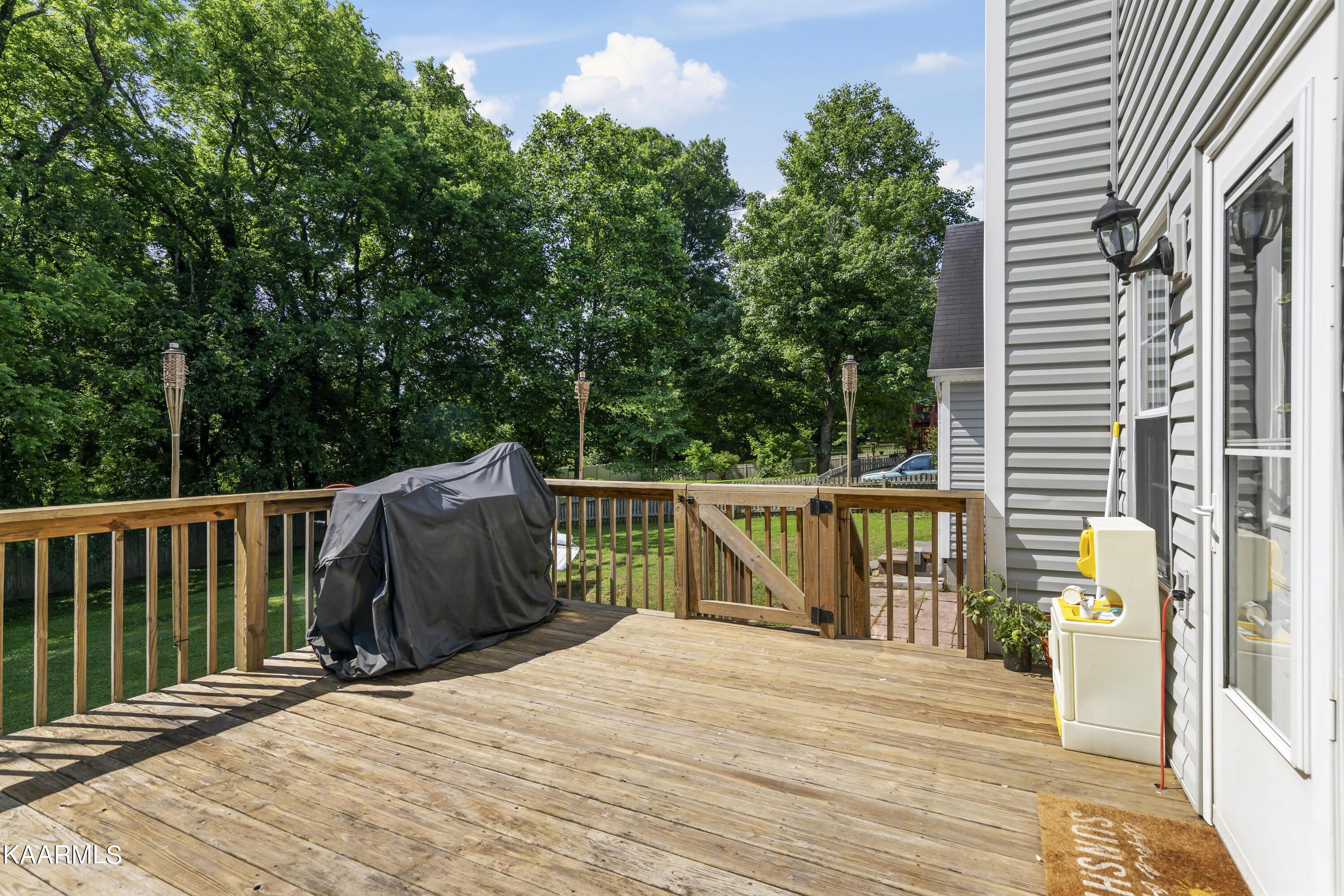 2000 Bishops Bridge Road Knoxville, TN 37922 - Photo 17 of 20 Back Deck