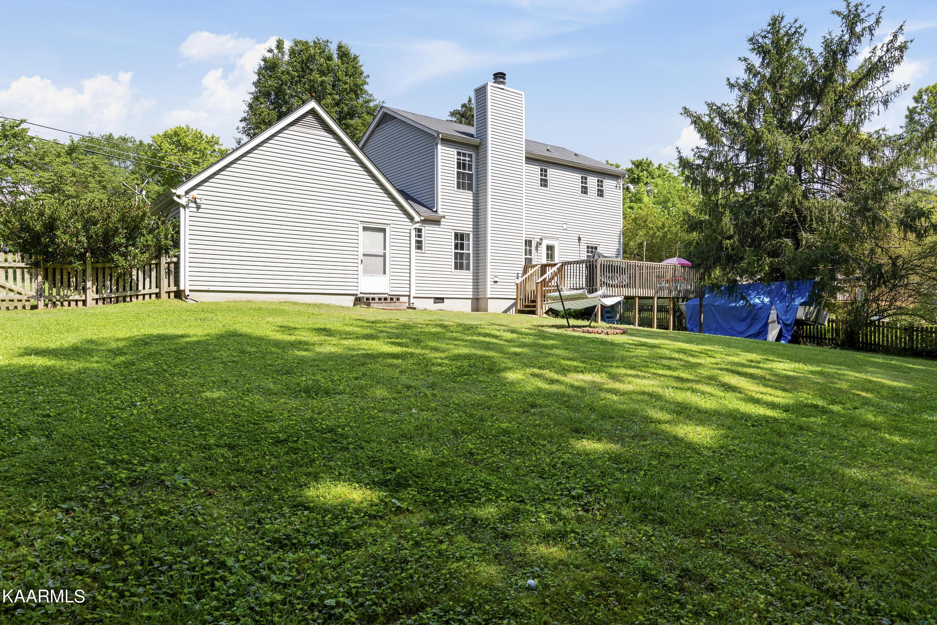 2000 Bishops Bridge Road Knoxville, TN 37922 - Photo 18 of 20 Back of House