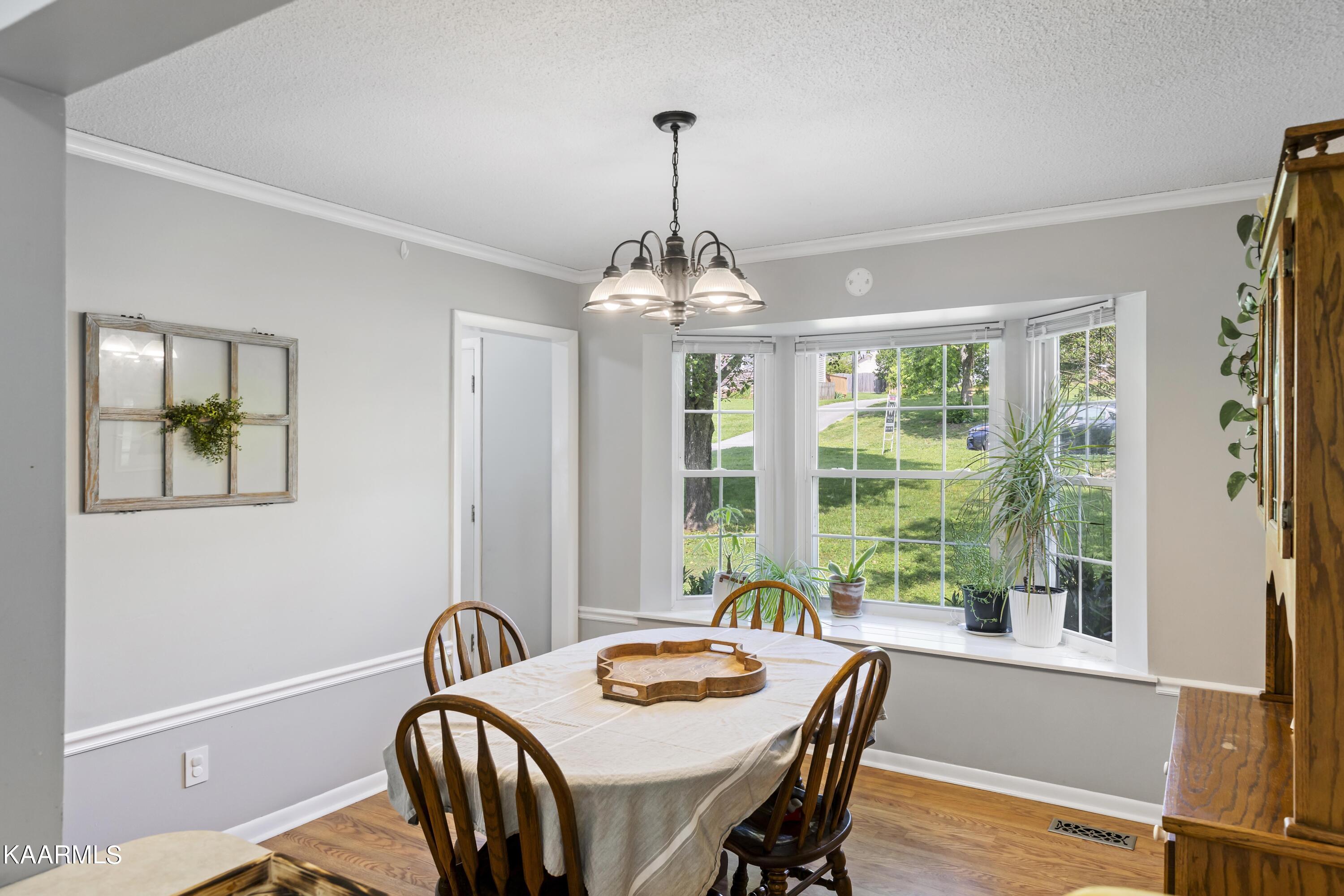 2000 Bishops Bridge Road Knoxville, TN 37922 - Photo 7 of 20 Formal Dining