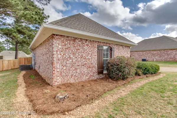 $325,000 | 106 Linden Cove, Madison, MS 39110