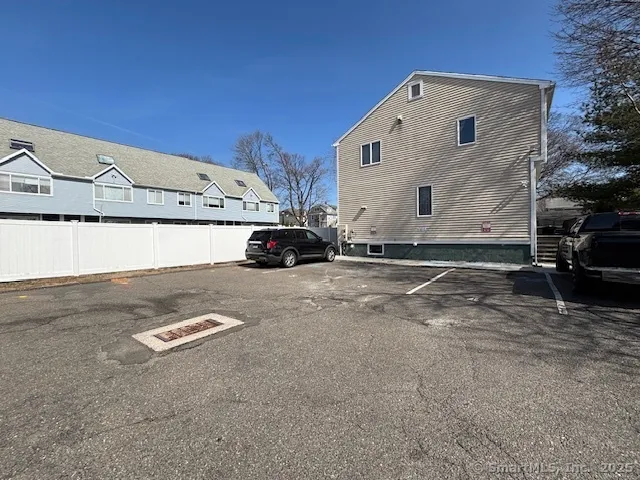 $2,500 | 30 Stuart Avenue, Unit 3, Norwalk, CT 06850