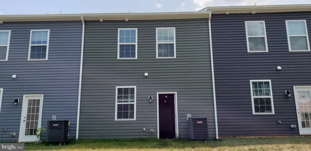 $1,600 | 208 Caterpillar Drive, Luray, VA 22835