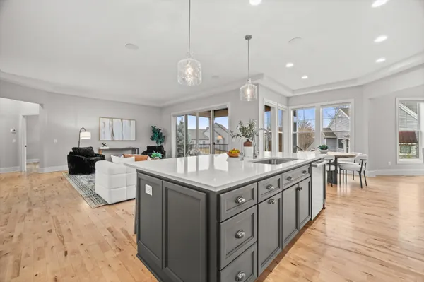 $999,900 | W248-n2151 Kettle Cove Court, Pewaukee, WI 53072
