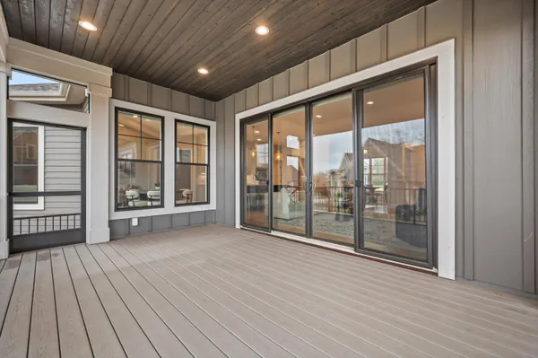 $999,900 | W248-n2151 Kettle Cove Court, Pewaukee, WI 53072