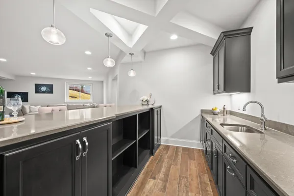 $999,900 | W248-n2151 Kettle Cove Court, Pewaukee, WI 53072