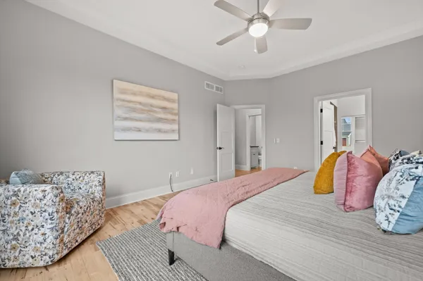 $999,900 | W248-n2151 Kettle Cove Court, Pewaukee, WI 53072