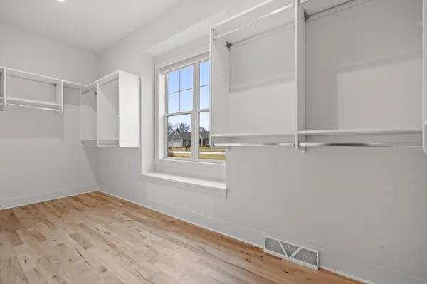 $999,900 | W248-n2151 Kettle Cove Court, Pewaukee, WI 53072