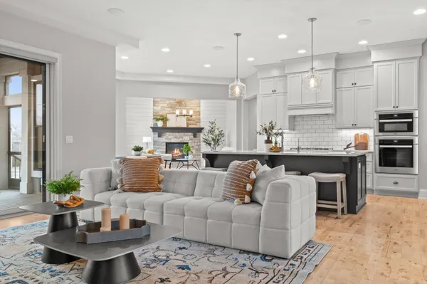 $999,900 | W248-n2151 Kettle Cove Court, Pewaukee, WI 53072