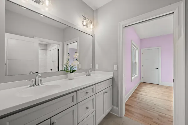 $999,900 | W248-n2151 Kettle Cove Court, Pewaukee, WI 53072