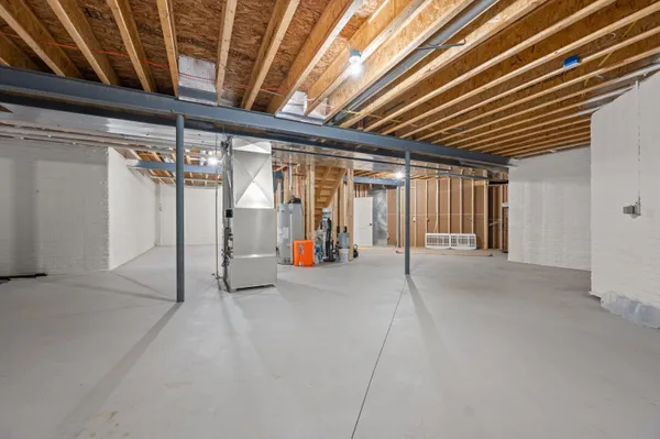 $999,900 | W248-n2151 Kettle Cove Court, Pewaukee, WI 53072