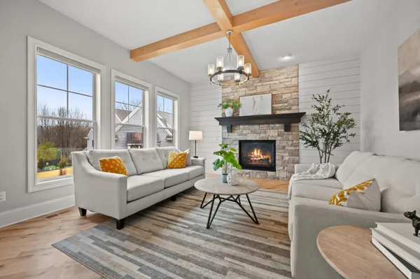 $999,900 | W248-n2151 Kettle Cove Court, Pewaukee, WI 53072