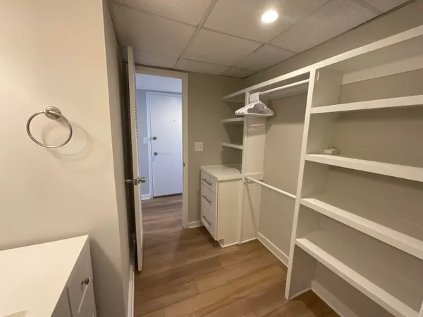 $1,995 | 14 Lockwood Drive, Unit 5L, Charleston, SC 29401