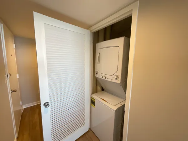 $1,995 | 14 Lockwood Drive, Unit 5L, Charleston, SC 29401