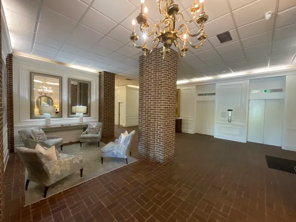 $1,995 | 14 Lockwood Drive, Unit 5L, Charleston, SC 29401