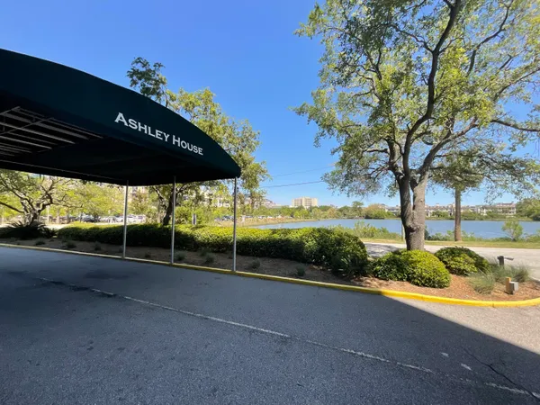 $1,995 | 14 Lockwood Drive, Unit 5L, Charleston, SC 29401