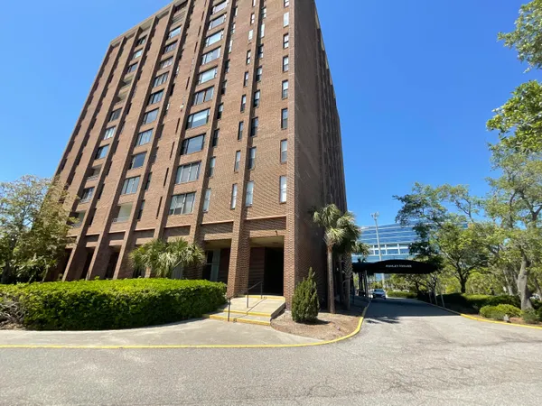 $1,995 | 14 Lockwood Drive, Unit 5L, Charleston, SC 29401