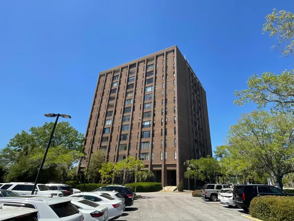 $1,995 | 14 Lockwood Drive, Unit 5L, Charleston, SC 29401