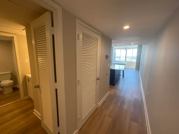 $1,995 | 14 Lockwood Drive, Unit 5L, Charleston, SC 29401