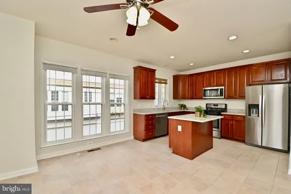 $3,200 | 5027 Village Fountain Place, Centreville, VA 20120