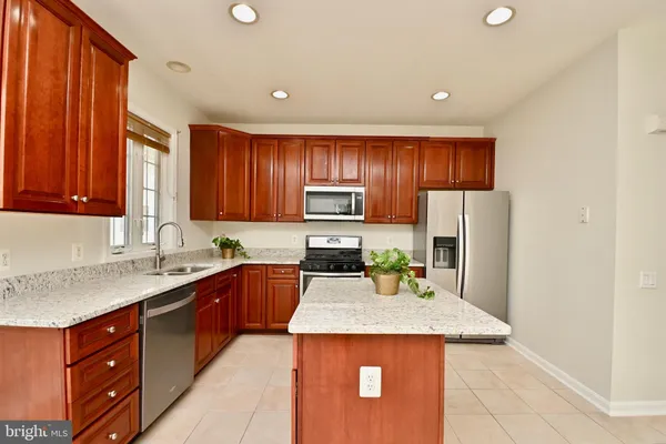 $3,200 | 5027 Village Fountain Place, Centreville, VA 20120