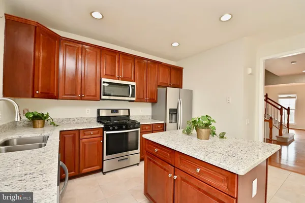 $3,200 | 5027 Village Fountain Place, Centreville, VA 20120