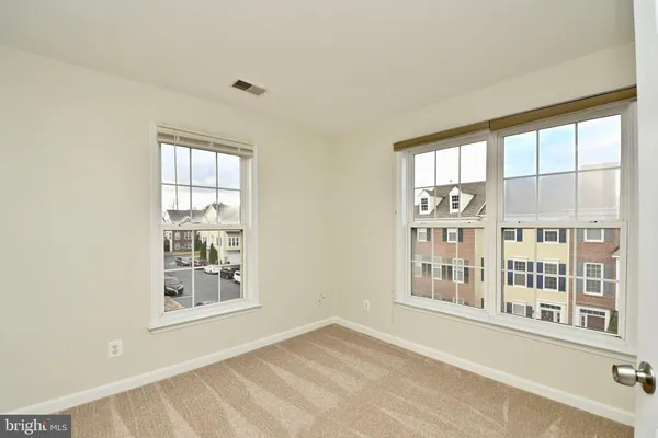 $3,200 | 5027 Village Fountain Place, Centreville, VA 20120