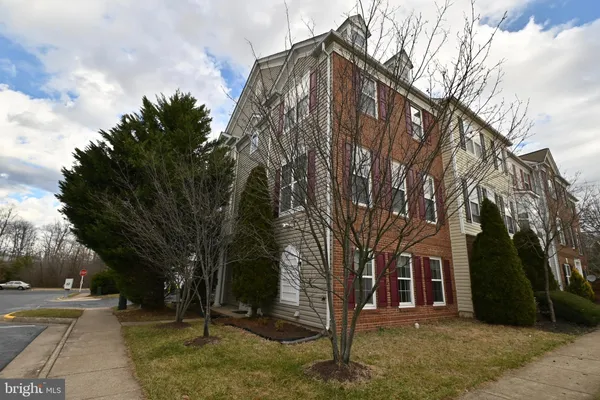 $3,200 | 5027 Village Fountain Place, Centreville, VA 20120
