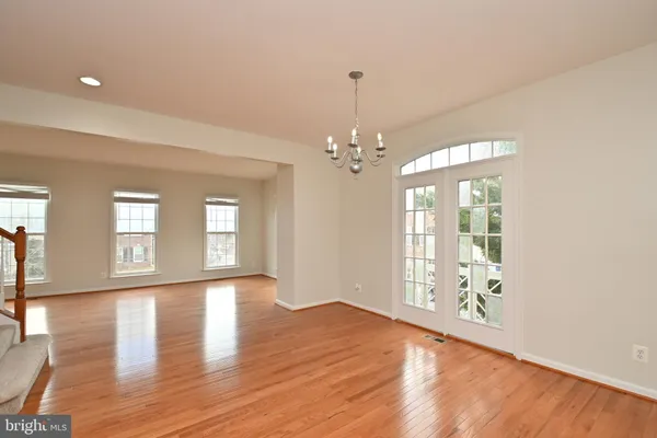 $3,200 | 5027 Village Fountain Place, Centreville, VA 20120
