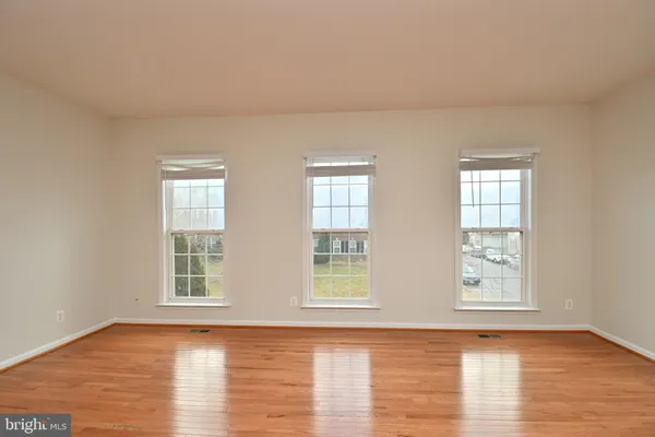 $3,200 | 5027 Village Fountain Place, Centreville, VA 20120