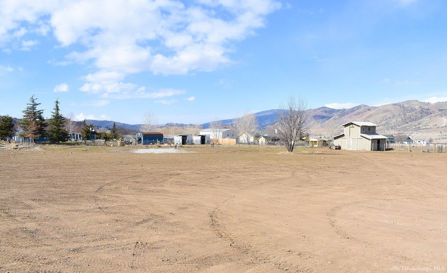 22701 Banducci Road Tehachapi, CA 93561 - Photo 5 of 23 Gallery Image 5