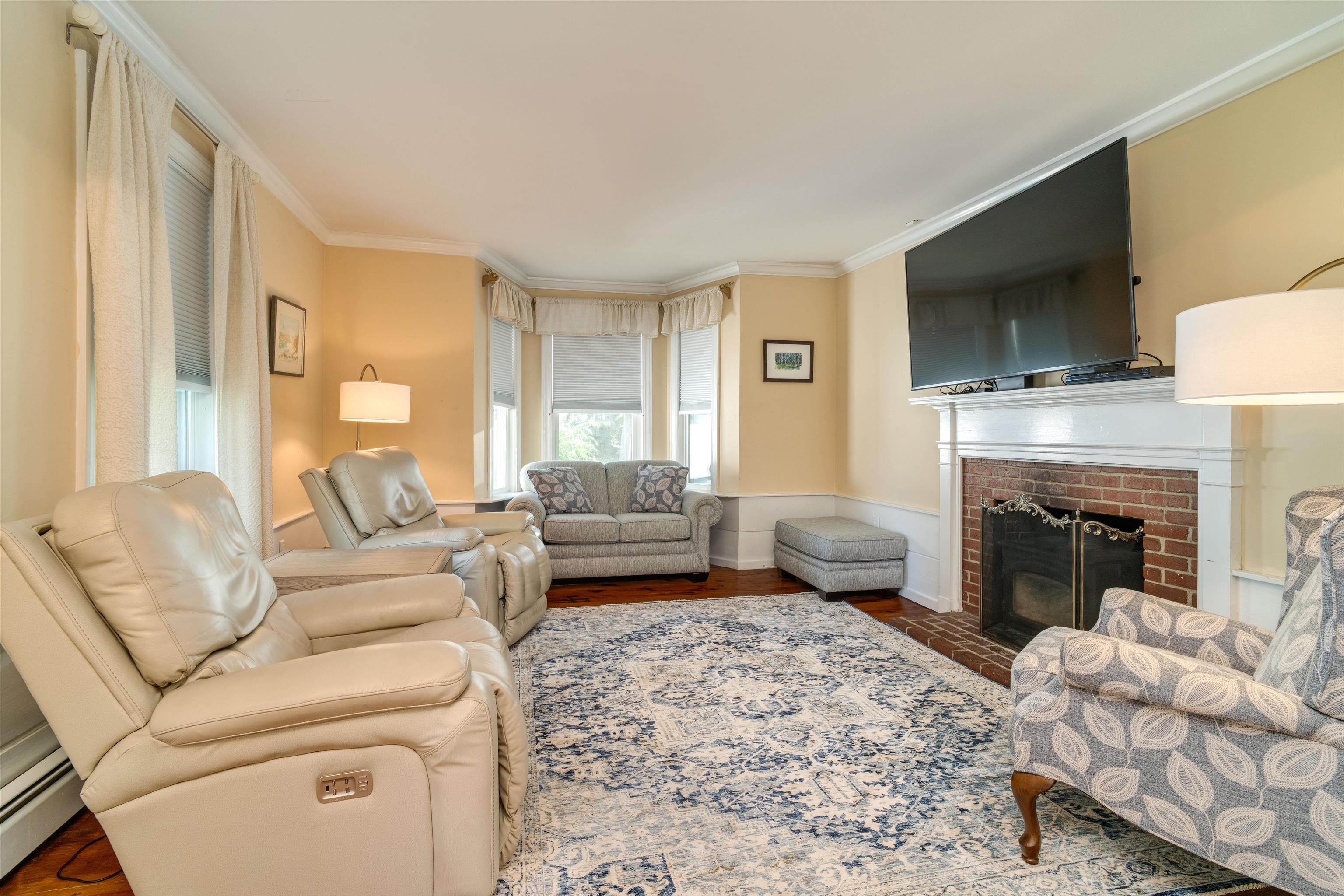 2 Emery Lane Stratham, NH 03885 - Photo 4 of 40 Gallery Image 4