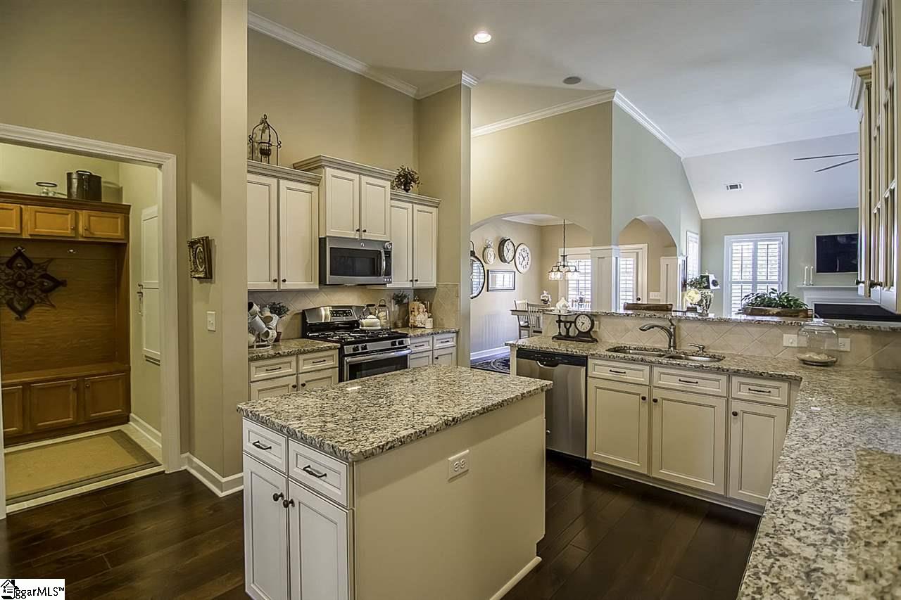 409 Chillingham Court Fountain Inn, SC 29644 - Photo 4 of 36 Gallery Image 4