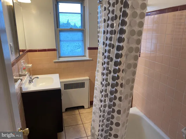 $1,400 | 6434 Oxford Avenue, Unit 2, Philadelphia, PA 19111