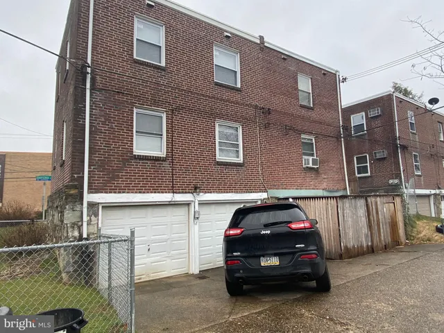 $1,400 | 6434 Oxford Avenue, Unit 2, Philadelphia, PA 19111
