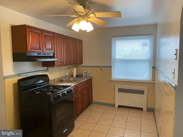 $1,400 | 6434 Oxford Avenue, Unit 2, Philadelphia, PA 19111