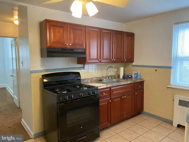 $1,400 | 6434 Oxford Avenue, Unit 2, Philadelphia, PA 19111