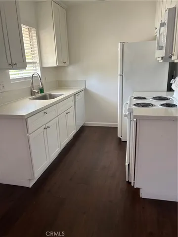 $2,895 | 14718 West Magnolia Boulevard, Unit 7, Sherman Oaks, CA 91403