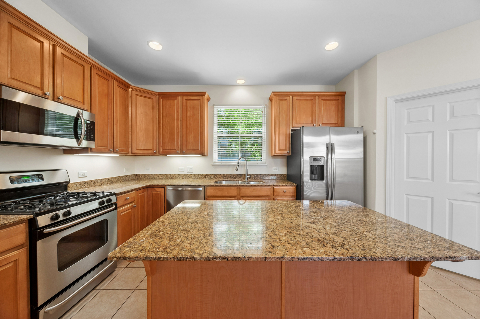 1925 Brentwood Road Northbrook, IL 60062 - Photo 12 of 31