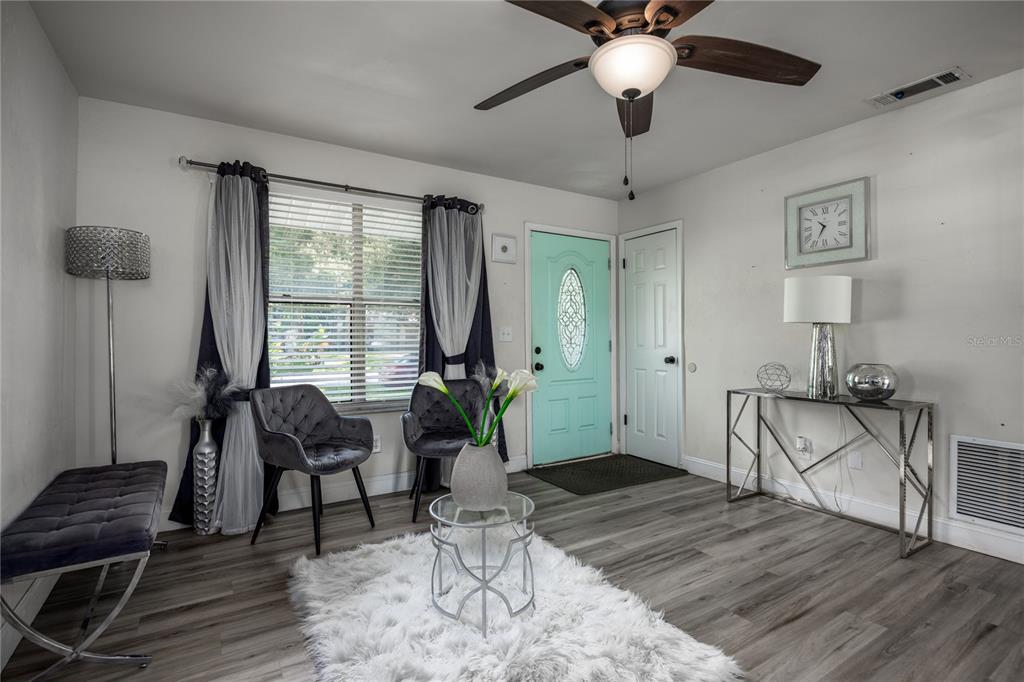 15872 Southwest 133rd Lane Archer, FL 32618 - Photo 15 of 28 a living room with furniture and a window