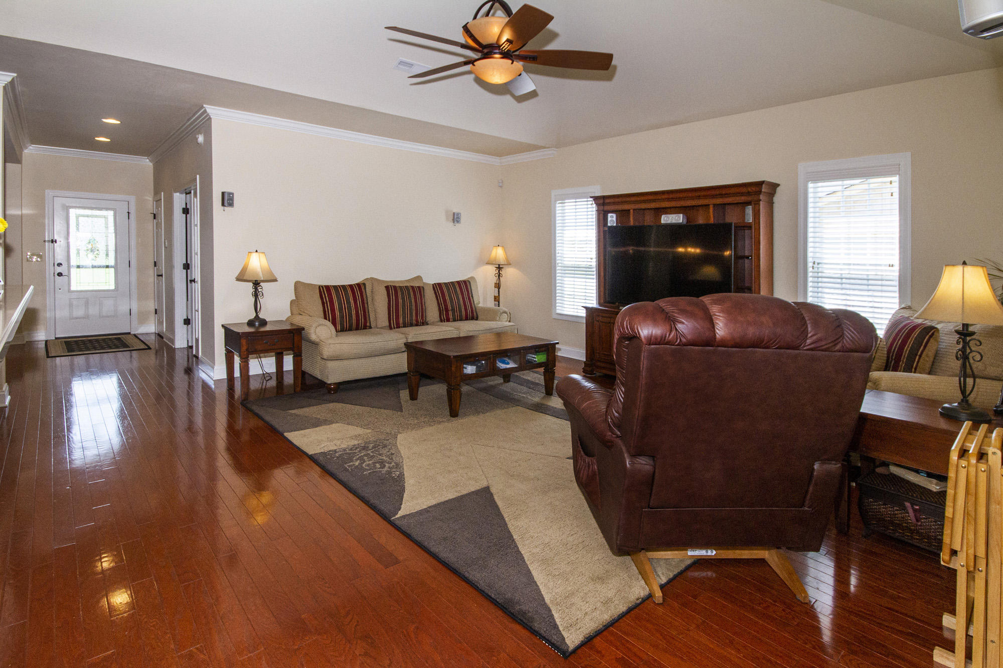 136 Fallberry Street Oak Ridge, TN 37830 - Photo 9 of 33 Family Room