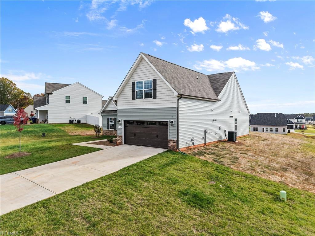 153 Red Maple Way King, NC 27021 - Photo 3 of 37